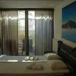 Apartament Garden With Garage In