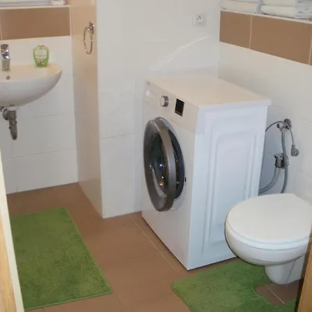 Apartament Garden With Garage In